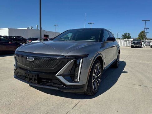 Certified 2024 Cadillac Lyriq Sport AWD/4WD image 5