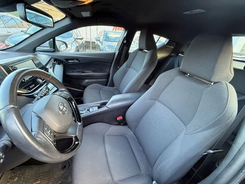 Used 2018 Toyota C-HR XLE image 10