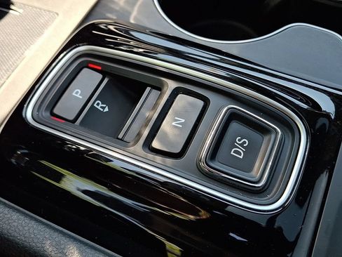 Used 2025 Honda Pilot Elite image 19