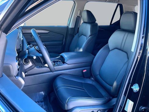 Used 2026 Honda Pilot image 8
