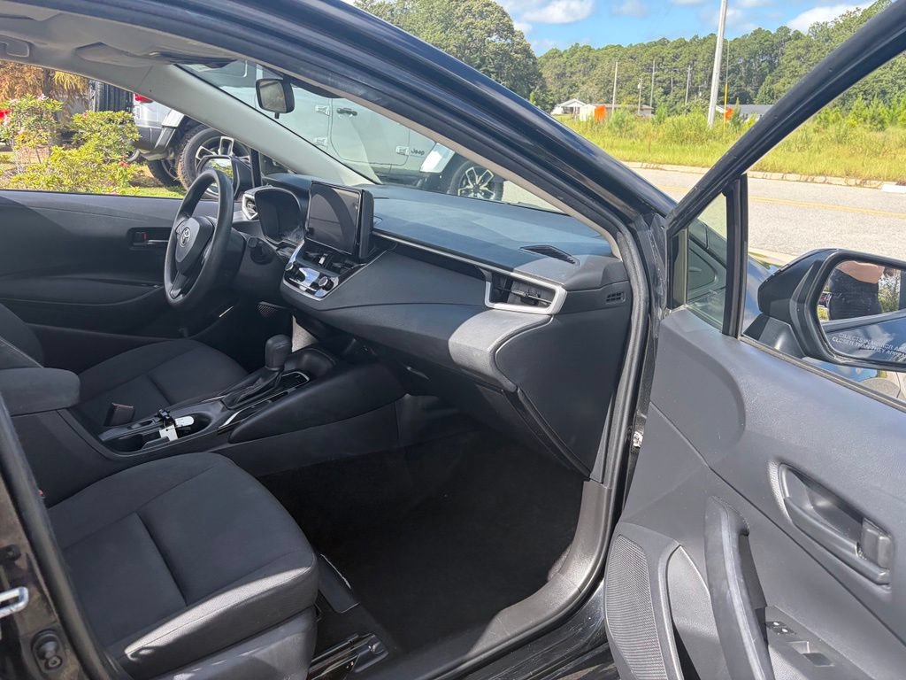 Used 2023 Toyota Corolla LE FWD image 33