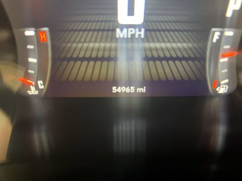 Used 2018 Dodge Challenger R/T RWD image 12
