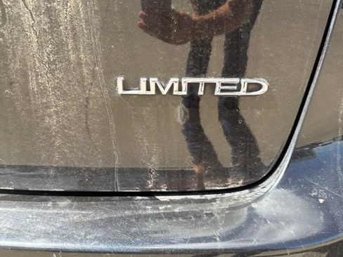 Used 2020 Chrysler Pacifica Limited FWD image 6
