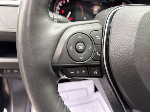 Used 2023 Toyota RAV4 XLE Premium image 20