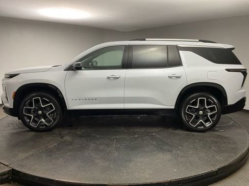 New 2026 Chevrolet Traverse High Country w/ LPO, Floor Liner Package AWD/4WD image 4