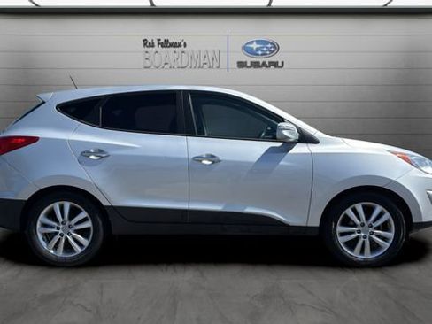 Used 2010 Hyundai Tucson Limited w/ Premium Pkg 4 FWD image 3