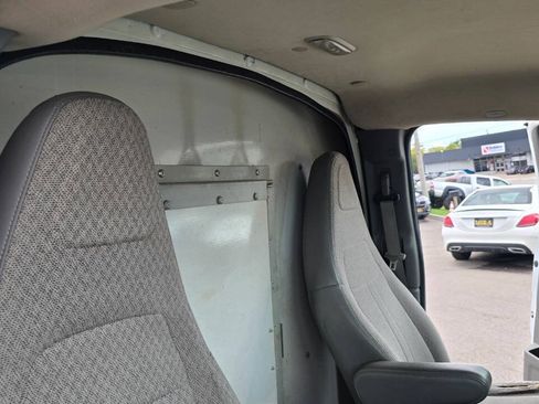 Used 2017 Chevrolet Express 3500 w/ Chrome Appearance Package RWD image 45