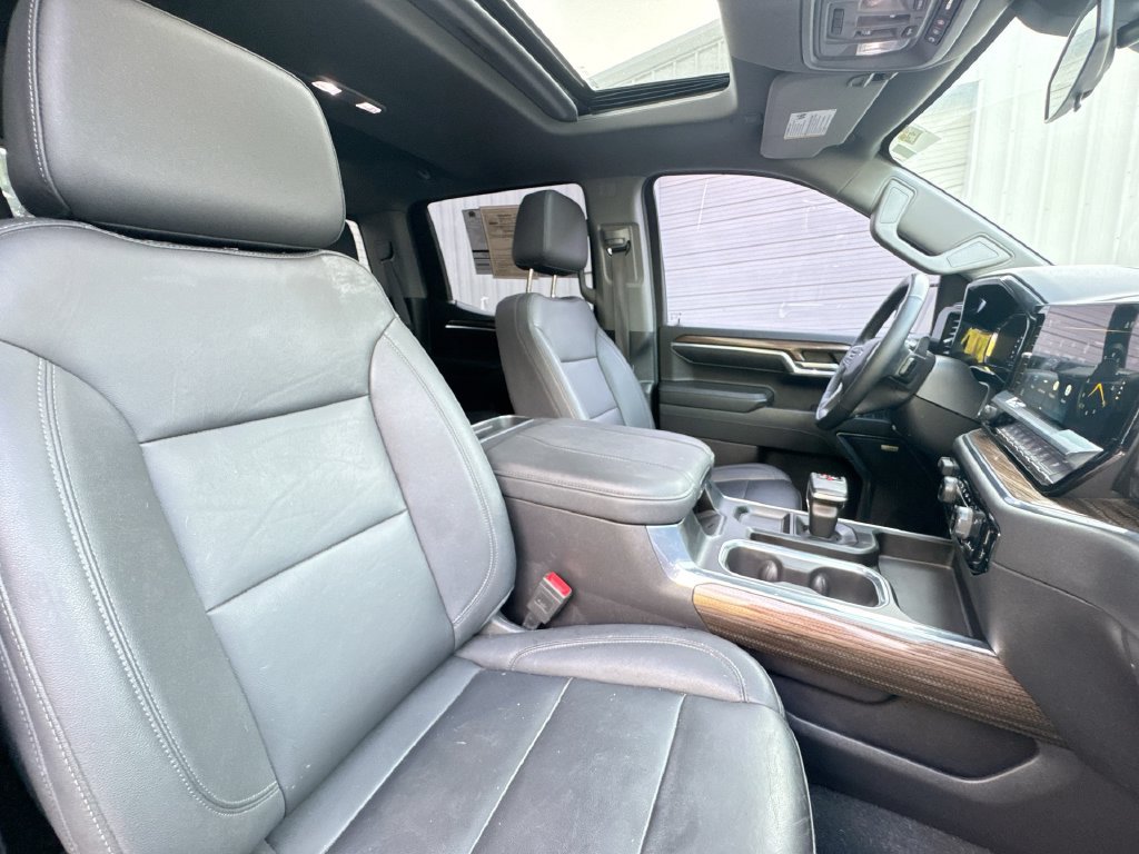 Used 2024 Chevrolet Silverado 1500 LT Trail Boss w/ LT Trail Boss Premium Package AWD/4WD image 31