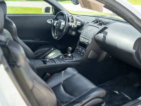 Used 2004 Nissan 350Z Touring w/ Cargo Convenience Pkg image 35