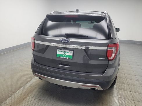 Used 2017 Ford Explorer XLT w/ Equipment Group 201A AWD/4WD image 7