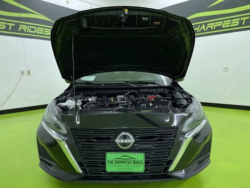 Used 2023 Nissan Altima 2.5 SV image 4