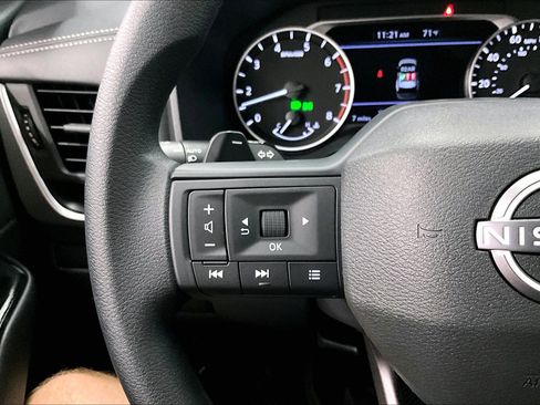 New 2025 Nissan Rogue S image 41