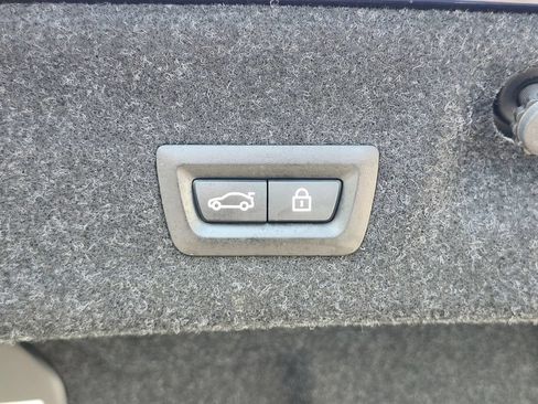 Used 2022 BMW M4 Coupe w/ M Carbon Exterior Package RWD image 29