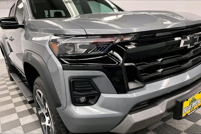 Used 2024 Chevrolet Colorado Z71 w/ Z71 Convenience Package 2 AWD/4WD image 34