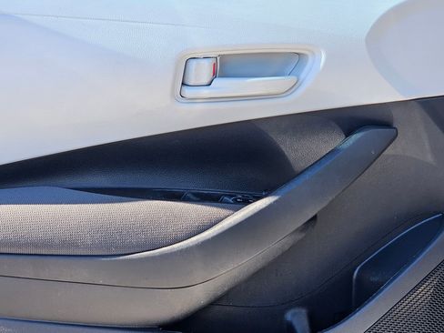 Used 2022 Toyota Corolla LE image 18