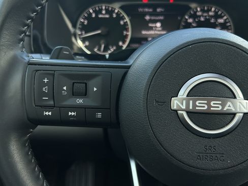 Used 2025 Nissan Pathfinder SV w/ SV Premium Package FWD image 27