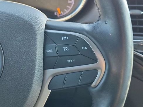 Used 2019 Jeep Grand Cherokee Altitude AWD/4WD image 32