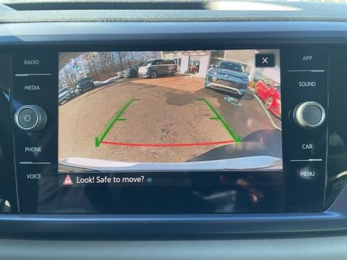 Certified 2023 Volkswagen Taos SE w/ Panoramic Sunroof Package image 20