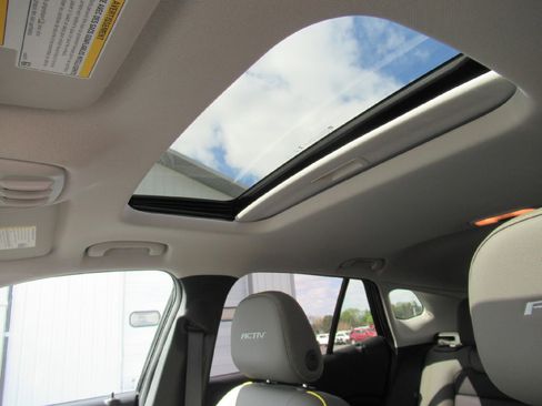 Certified 2024 Chevrolet Trax ACTIV w/ Sunroof Package FWD image 11