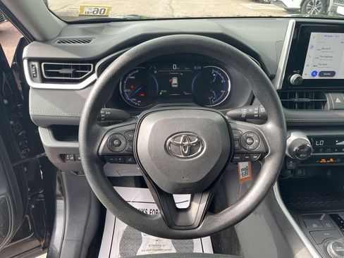 Used 2025 Toyota RAV4 LE AWD/4WD image 15