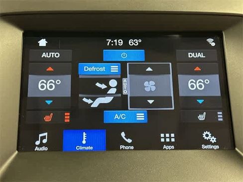 Used 2018 Ford Edge SEL image 13