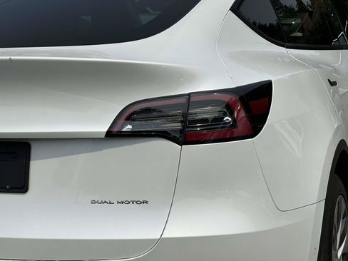 Used 2020 Tesla Model Y Long Range AWD/4WD image 11