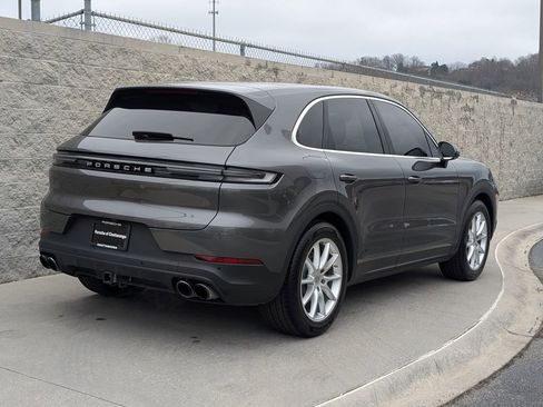Certified 2024 Porsche Cayenne image 7