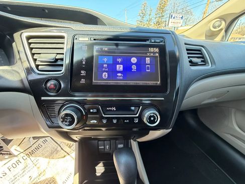 Used 2015 Honda Civic SE image 12
