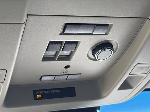 Used 2018 GMC Yukon Denali w/ Open Road Package image 30