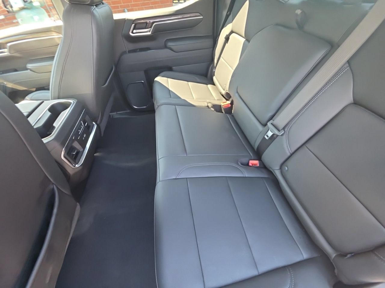 Used 2024 Chevrolet Silverado 1500 LTZ w/ LTZ Premium Package AWD/4WD image 28