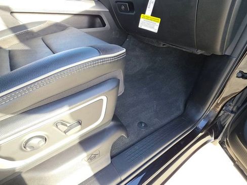 Used 2023 RAM 1500 Laramie AWD/4WD image 14