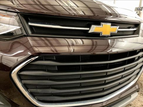 Used 2022 Chevrolet Trax LT w/ Driver Confidence Package image 29