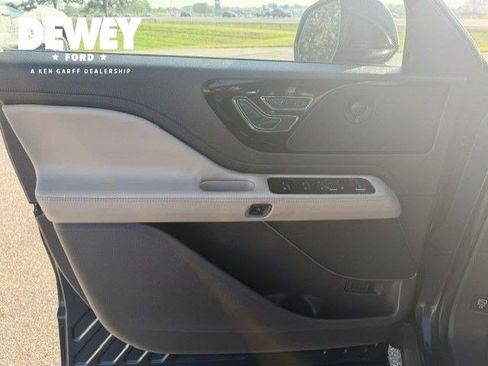 Used 2021 Lincoln Aviator Reserve w/ Equipment Group 201A AWD/4WD image 10