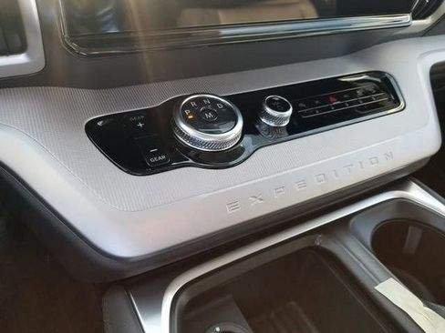 New 2026 Ford Expedition Active image 24