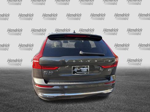 Certified 2022 Volvo XC60 B5 Inscription w/ Advanced Package image 9