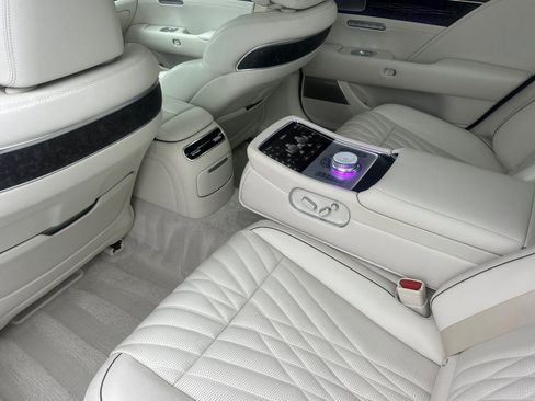 Used 2023 Genesis G90 3.5T image 13