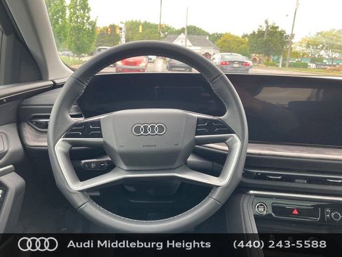 Used 2025 Audi Q5 Premium w/ Convenience Package image 34