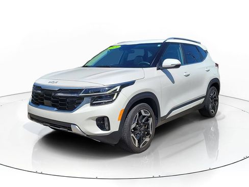 Certified 2024 Kia Seltos SX w/ SX Sunroof Package AWD/4WD image 3