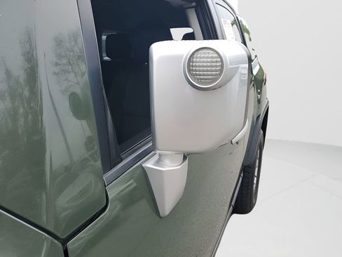 Used 2014 Toyota FJ Cruiser 2WD w/ Convenience Package image 18