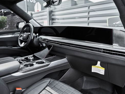 Used 2025 Cadillac Escalade V image 50
