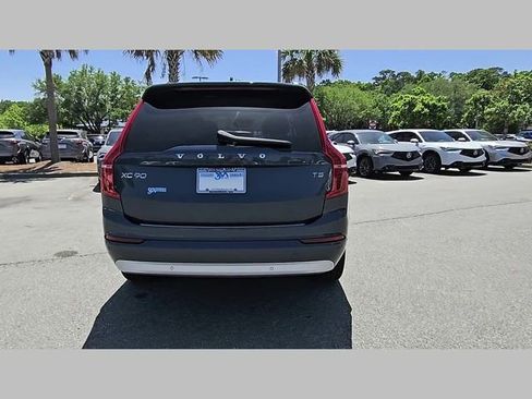 Used 2022 Volvo XC90 T5 Momentum w/ Climate Package FWD image 23