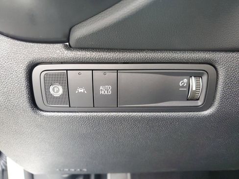 New 2026 Chevrolet Equinox EV LT image 21