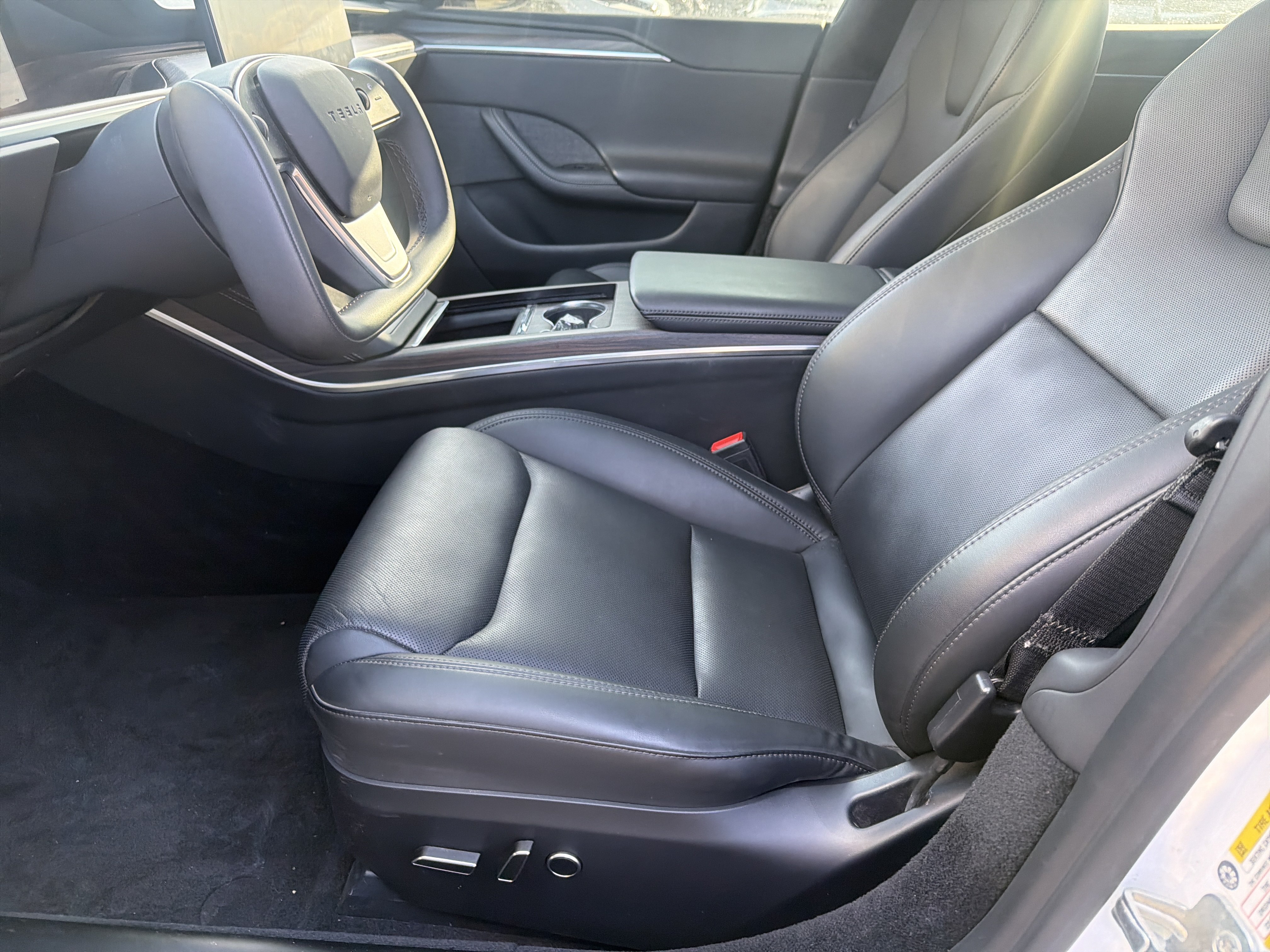 Used 2024 Tesla Model S AWD/4WD image 7