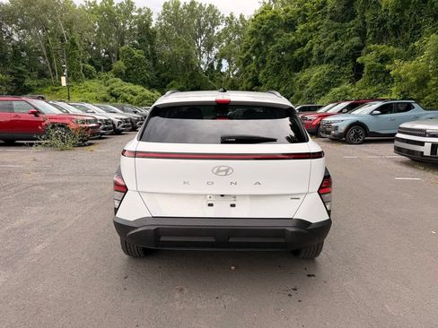 Used 2025 Hyundai Kona SEL AWD/4WD image 4