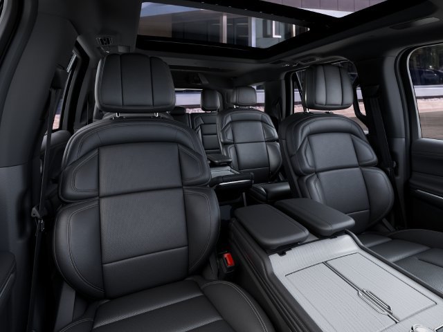 New 2027 Lincoln Navigator Reserve w/ Jet Appearance Package AWD/4WD image 10