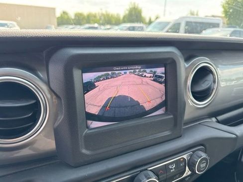 Used 2021 Jeep Wrangler Unlimited Sahara AWD/4WD image 23