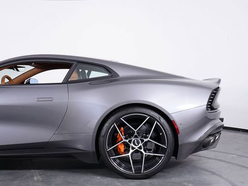 Used 2025 Aston Martin Vanquish RWD image 25
