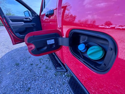 Used 2024 Chevrolet Silverado 2500 ZR2 w/ Technology Package image 40