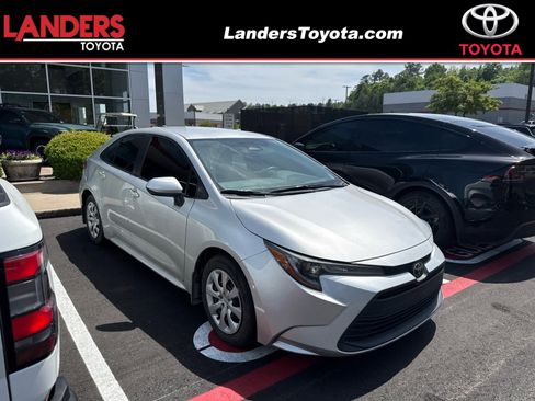 Used 2025 Toyota Corolla LE image 1