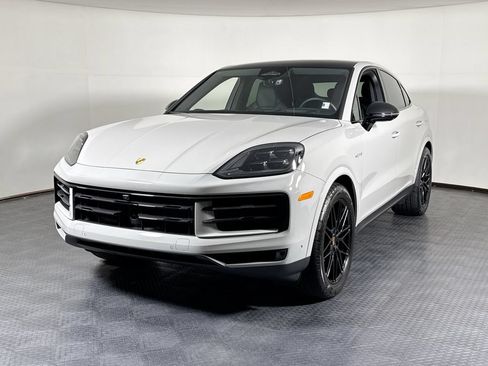 Certified 2026 Porsche Cayenne E-Hybrid Coupe AWD/4WD image 1